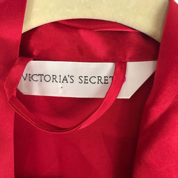 Victoria’s Secret Satin Robe Tie Waist One Size Red Pockets Silky Sexy PJ Soft - Picture 2 of 7